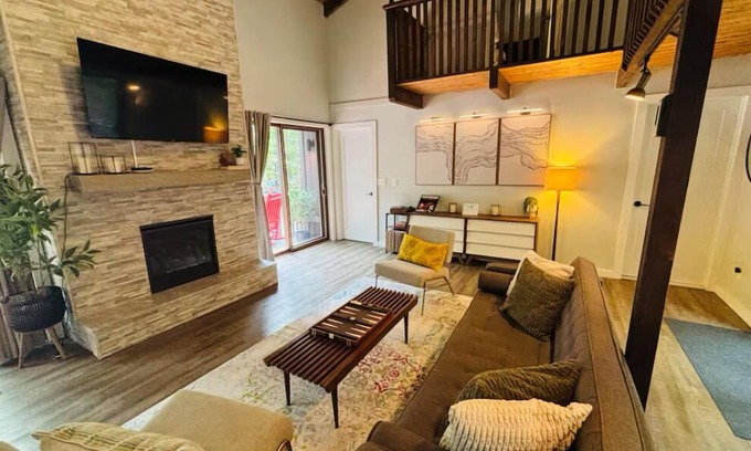 Lake Ariel Casa | Cozy Cabin Escape w. Fireplace + Fire Pit