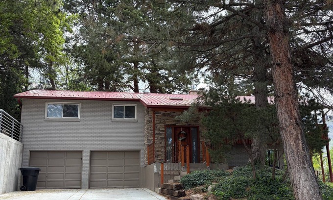 North Ogden Casa | Cozy Cabin / Feel Home