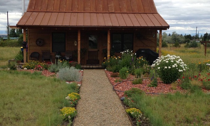Bozeman Cabina | Acogedora cabaña de 650 pies cuadrados en el hermoso valle de la montaña Montana del condado de Gallatin