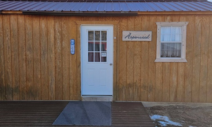La Sal Cabina | Cozy cabin in lovely La Sal with AC/Heating,WiFi,Kitchen,grill and so much more