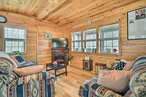 St George Casa | Cozy Cabin in Parsons Hike, Fish and Explore!