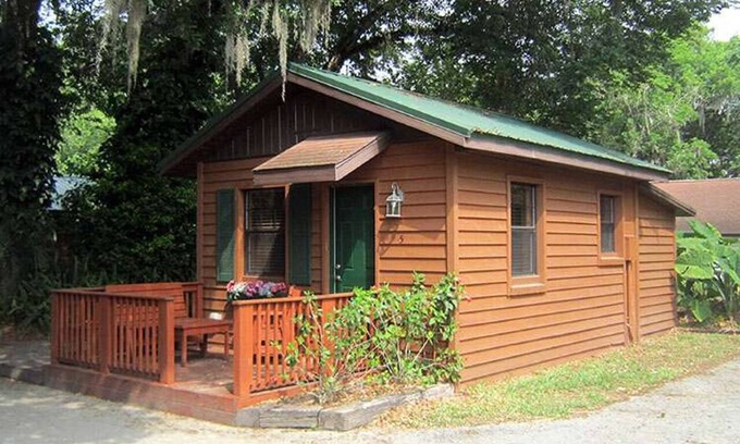 Lake Panasoffkee Cabina | Cozy Cabin in riverfront resort