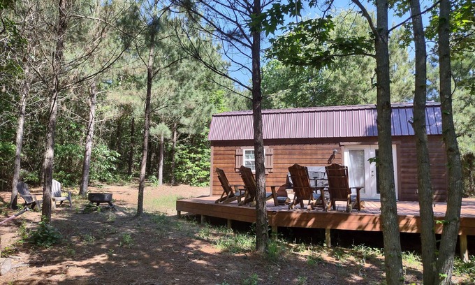Cason Cabina | Cozy cabin in the piney woods