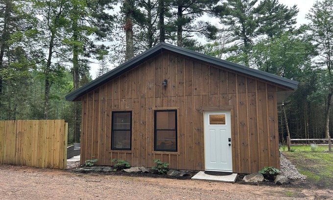St Germain Cabina | Cozy 2-bedroom newly built cabin in charming Saint Germain