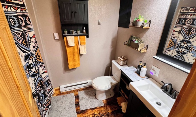 Thermopolis Cabina | Cozy Cabin in Thermopolis. Pet Friendly!