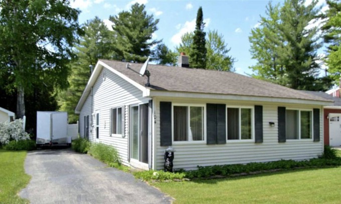 Houghton Lake Cabina | Cozy Cabin Lake view and access