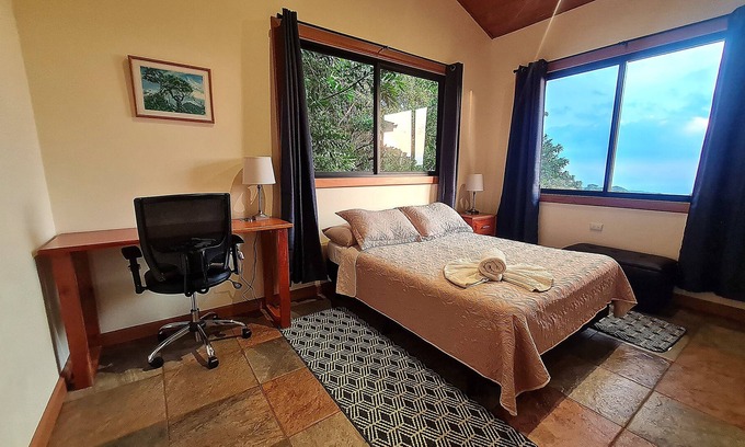 Monteverde Cabina | Cozy cabin located in Monteverde just 5 mins from the local attractions & town.