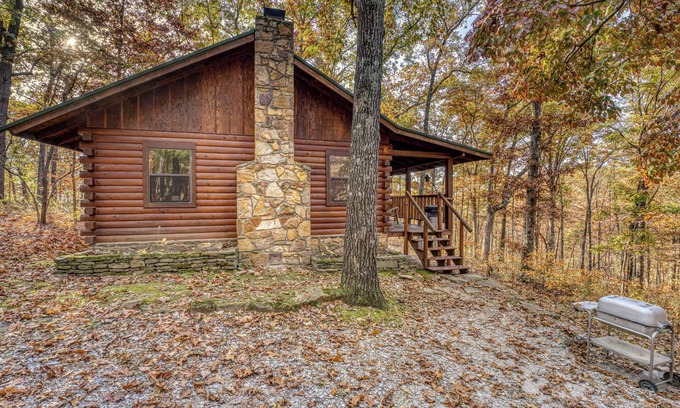 Saint Joe Cabina | Cozy, rustic 4-person cabin minutes from Grinder's Ferry