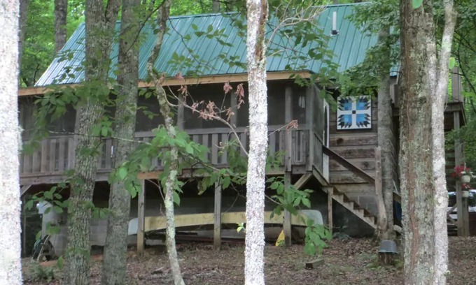 Robbinsville Cabina | Cozy Cabin near Fontana Lake