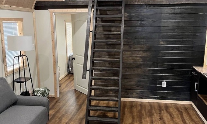 Avinger Cabina | Cozy cabin near Lake O' Pines / Avinger