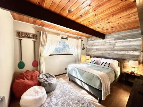 Whispering Forest Casa | Cozy Cabin near Resorts and The Village +Mtn views