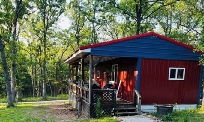 Hermitage Cabina | Cozy Cabin nestled on 10 acres just minutes from the lake and the speedway