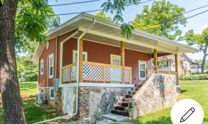 Rockaway Beach Cabina | cozy cabin newly remodeled