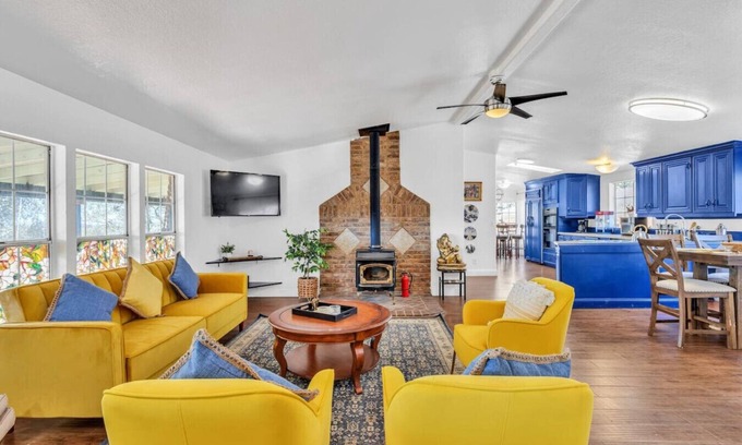 Pilot Hill Cabina | Cozy Cabin on 10 acres