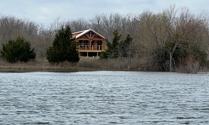 Klondike Cabina | Cozy Cabin on a Private Lake