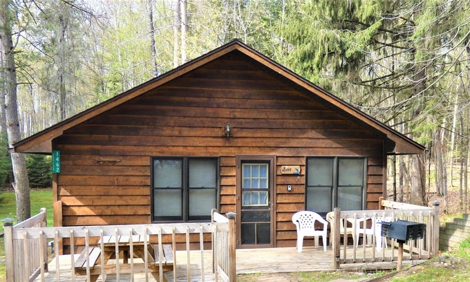 Arbor Vitae Cabina | Cozy Cabin On Big Arbor Vitae Lake - Great Fishing!