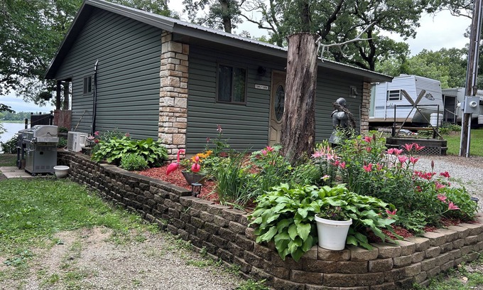 Waterville Cabaña | Cozy cabin on lake sakatah, ol time resort.