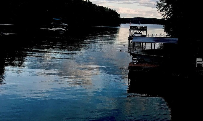 Gainesville Cabina | Cozy Cabin on the Water in Quiet Cove on Lake Lanier Near Gainesville Marina