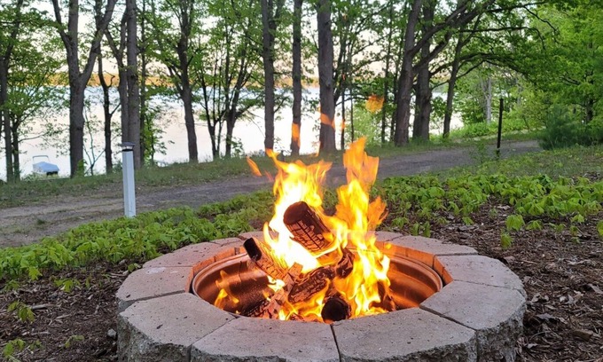 Mayfield Cabina | Cozy Cabin Overlooking Fife Lake
