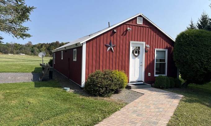 Oneonta Casa | Cozy Cabin - Quaint cabin, with great view and firepit