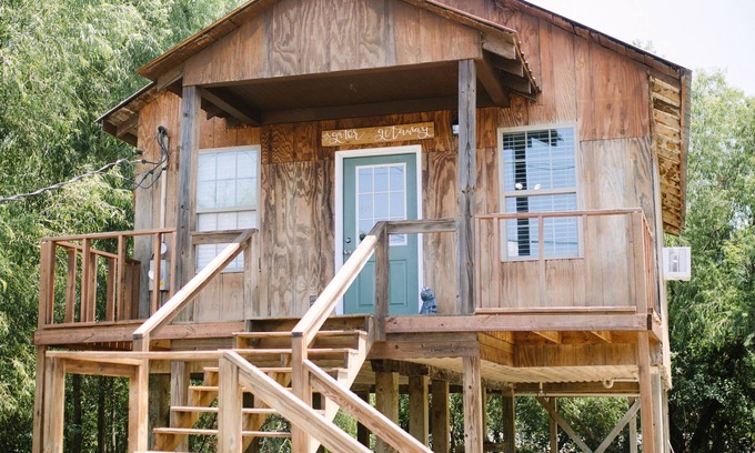 Akers Cabina | Cozy cabin stay in the Louisiana swamp
