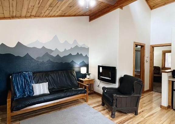 Woodland Park Cama Y Desayuno | Cozy Cabin suite bed and breakfast
