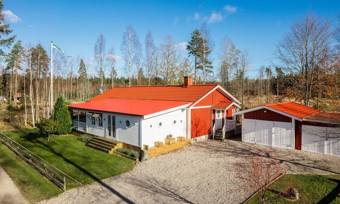 Ingelstad Villa | Cozy Cabin Surrounded By Nature