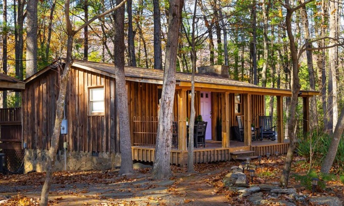 Stanardsville Casa | Cozy Cabin w/Hot Tub: Fall Foliage Near Shenandoah