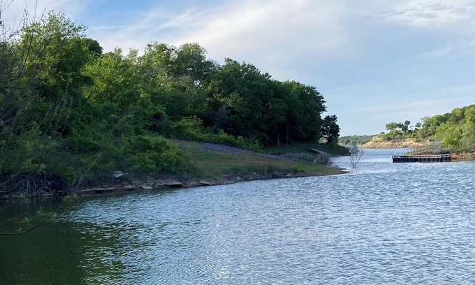 Lake Whitney Cabina | Cozy cabin with 1 bedroom 1 bath on a private cove in charming LakeWhitney!