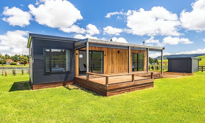 Rangataua Casa | Cozy Cabin with a View - Ohakune Holiday Home