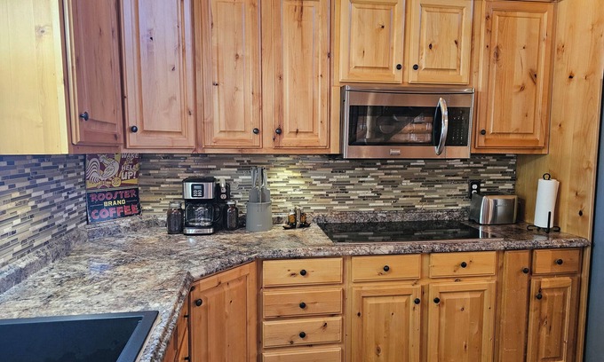 Lapoint Cabina | Cozy cabin with Fiber and AC in peaceful Vernal