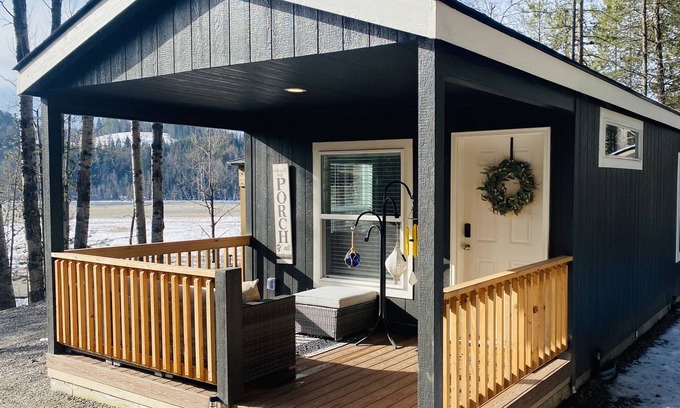 Hayden Cabina | Cozy cabin with gazebo, gas fire pit and hot tub
