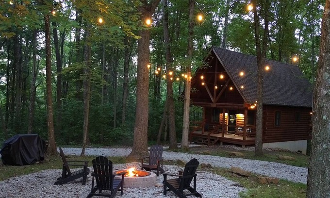 New Plymouth Cabina | Cozy cabin with hot tub & firepit