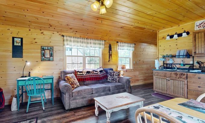 East Sullivan Cabina | Cozy Cabin with Ocean and Mountain Views, Free Internet