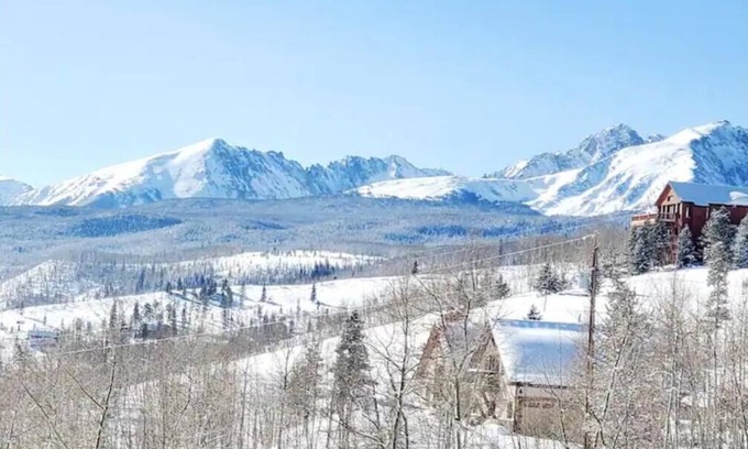 Silverthorne Cabina | Cozy Cabin with Private Hot Tub and Stunning Views