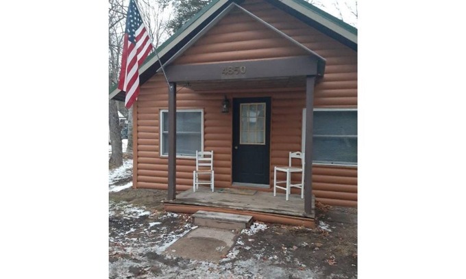 Gaylord Cabina | Cozy Cabin , your up north getaway !