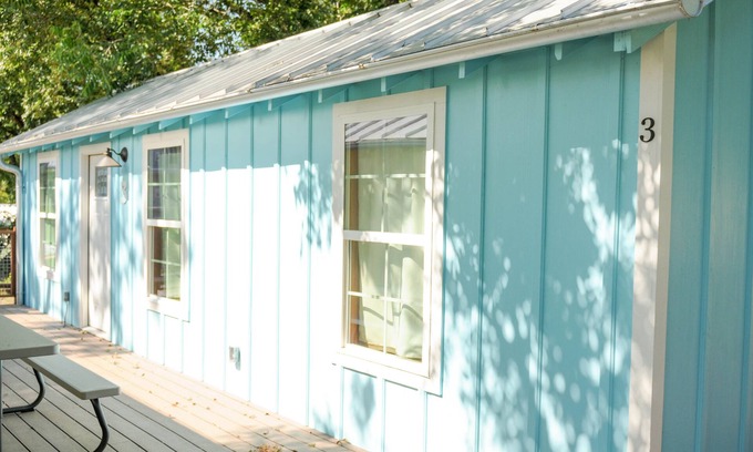 New Braunfels Cabina | Acogedoras cabañas cerca del río Comal- Cabaña # 3- Tema de Texas