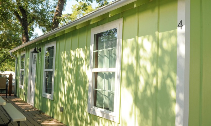New Braunfels Cabina | Acogedoras cabañas cerca del río Comal- Cabaña # 4- Tema alemán