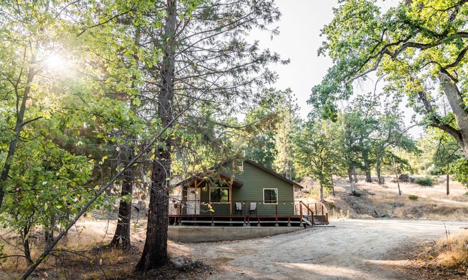 North Fork Cabina | Cozy CaliCabin bordering the Sierra National Forest, Bass Lake and Yosemite