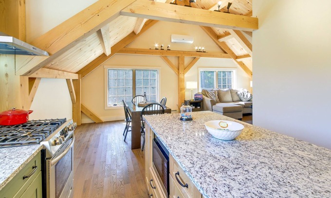 Camden Cabaña | Cozy Camden Cottage w/ Fire Pit & Trail Access