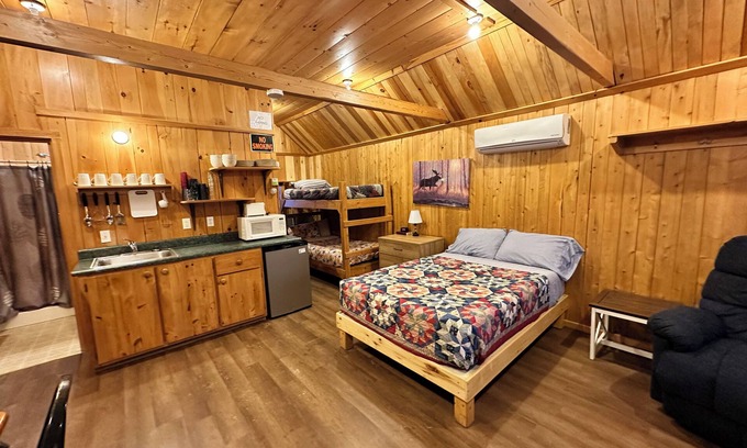 Fort Kent Cabina | Cozy Camp 2