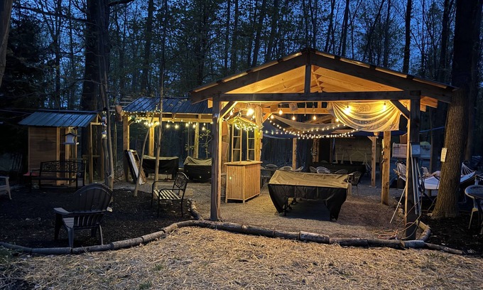 Watkins Glen Alquiler De RV | Cozy camper w/ private hot tub near the ❤️of Watkins Glen / The Lantern unit 3