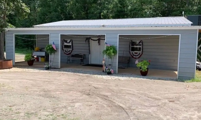 Clarendon County Cabina | Cozy Camping Cabin on Lake Marion near Congaree Nat Park