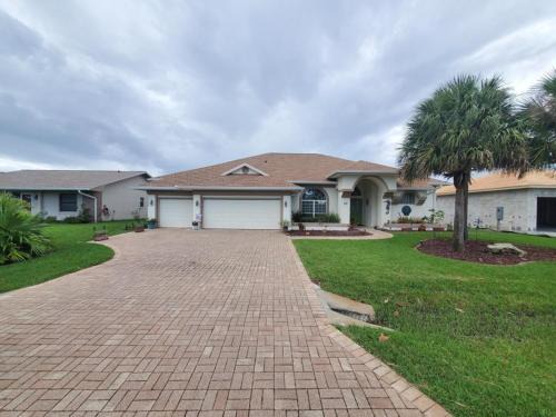 Palm Harbor Casa | Cozy Canal