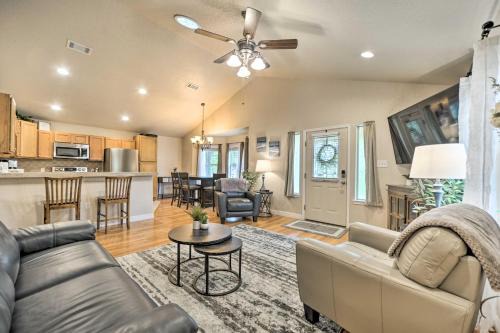 Canyon Lake Casa | Cozy Canyon Lake Abode Less Than 1 Mi to Boat Ramp!