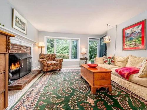 West Barnstable Casa | Cozy Cape Classic-Central AC&Near Bay Beaches