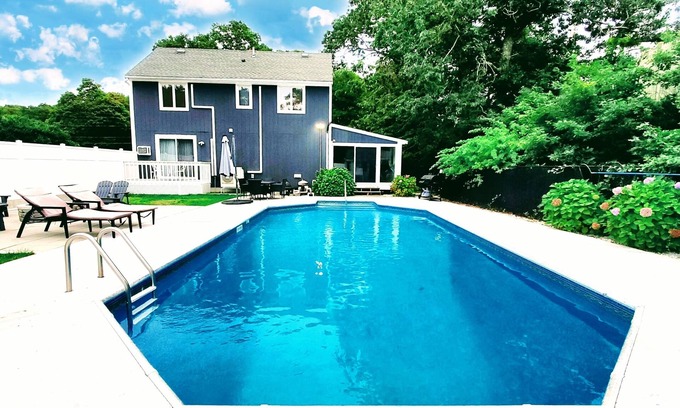 Sagamore Casa | Cozy Cape Cod House - Stroll or Bike the Canal