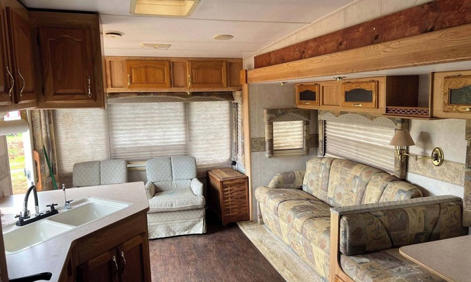 Troy Casa | Cozy Caravan in lovely Troy Alabama with AC