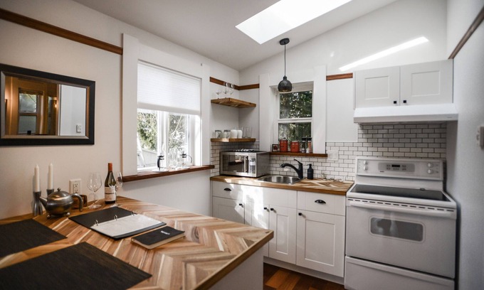 Saanich East Casa | Cozy Carriage House