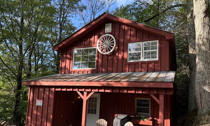 Banner Elk Cabaña | Cozy Carriage house near Grandfather Mountain